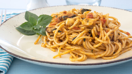 assiette de spaghettis aux fruits de mer en gros plan