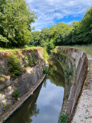 Fototapeta na wymiar Canal du nivernais à la Collancelle, Bourgogne