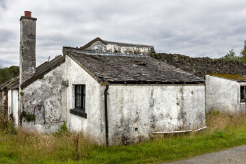 Croft house. Derelict farm building in Scotland UK - obrazy, fototapety, plakaty