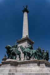 Fototapeta na wymiar monument on Heroes' Square in budapest