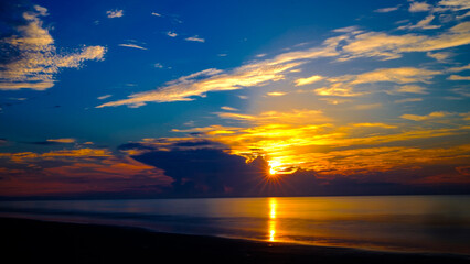 Fototapeta na wymiar Colorful sunrise at Burkes Beach on Hilton Head Island South Carolina.