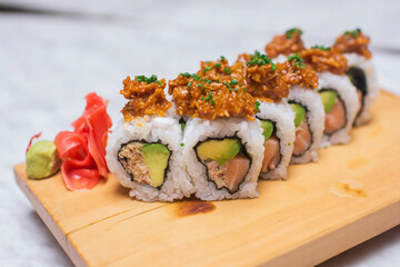 Maki sushi japanese fusion food 
