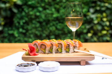 Maki sushi japanese fusion food 