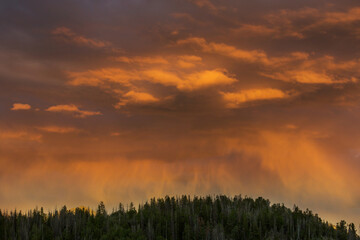 Obraz premium Rain in mountains