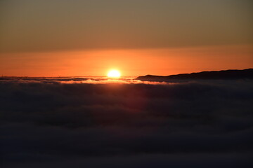 Fototapeta premium sun above the clouds