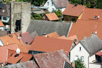 Blick nach Nord von der Burgruine Münzenberg auf das Dorf