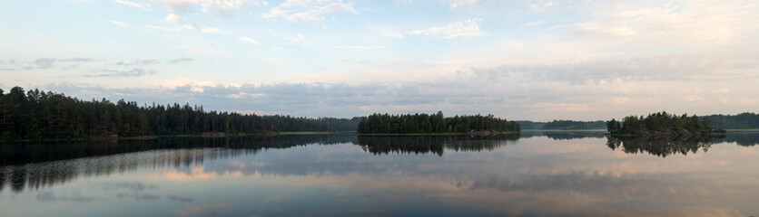 Fototapeta na wymiar panorama of a lake