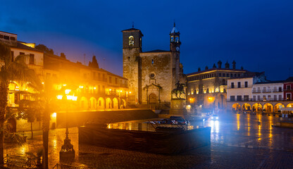 Fototapeta na wymiar Central square of Trujillo, Plaza Mayor, at dusk. Province of Caceres, Spain.
