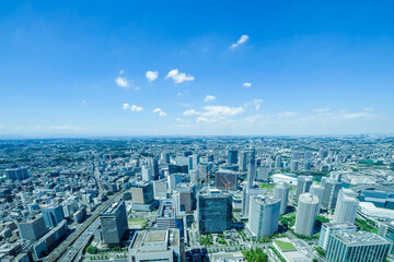 Fototapeta premium 神奈川県横浜市みなとみらいランドマークタワーの展望台からの都市風景