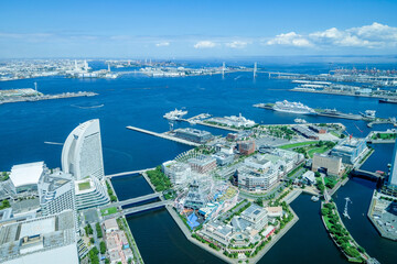 神奈川県横浜市みなとみらいランドマークタワーの展望台からの都市風景