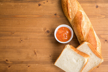 食パンとフランスパン 　plain bread　bucket