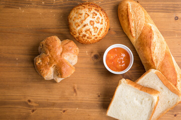 いろんな種類のパンの集合　bakery