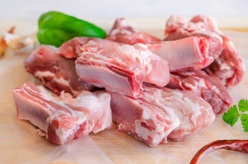 調理前のポークスペアリブ