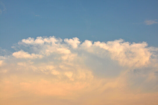 clouds in the sky © 曹宇