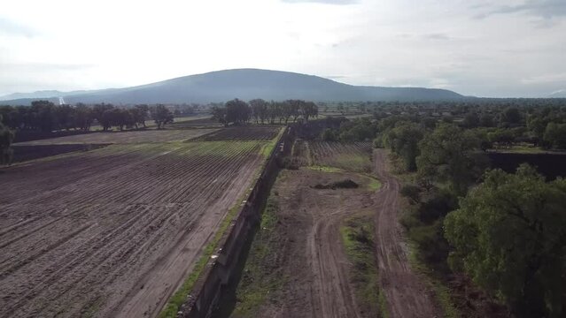 Presa de Casa Blanca , M&eacute;xico. Campo agr&iacute;cola.       
