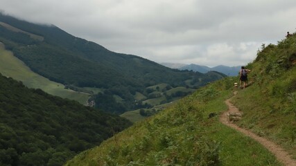randonnée dans les montagnes basques