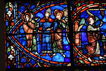 vitrail sur la fa&ccedil;ade sud de la cath&eacute;drale de Chartres (France)