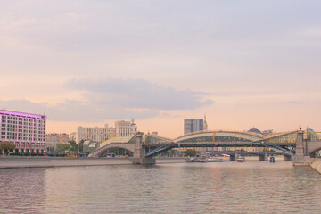 Fototapeta na wymiar Moscow, Soy Rice - August 14, 2022 : view from Savvinskaya embankment to Bogdan Khmelnitsky Bridge