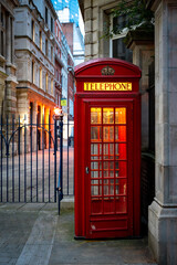 Cabine téléphonique londonienne - obrazy, fototapety, plakaty