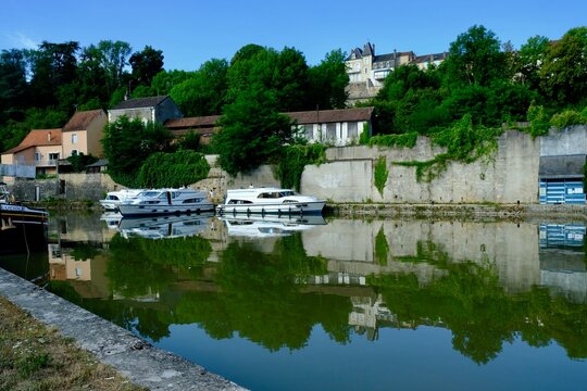 PORT CANAL DECIZE NI&Egrave;VRE