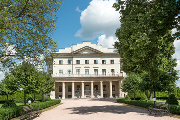 Obraz premium The Razumovski Palace in Baturyn, Ukraine, the historical residence of Kyrylo Rozumovskyi, Hetman of Ukraine, built in Palladian style