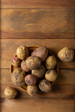 Top view of fresh tomatoes roots on wooden boards food