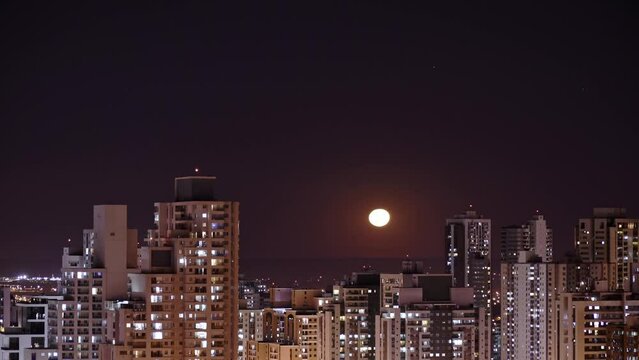 Cosmic Elegance: City Moonrise Time Lapse Delight - 4K STABLE HDR