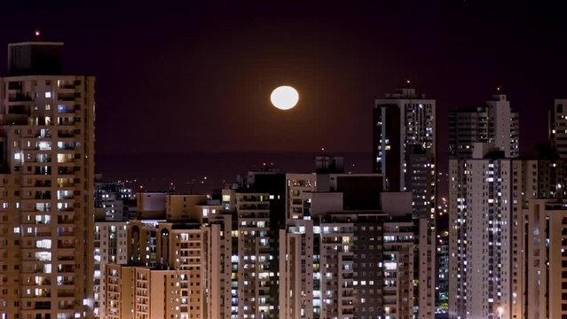 ZOOM OUT Majestic Moonrise: Urban Skies Time Lapse with Building Silhouettes 4K HDR BRAZIL BRASÍLIA DF