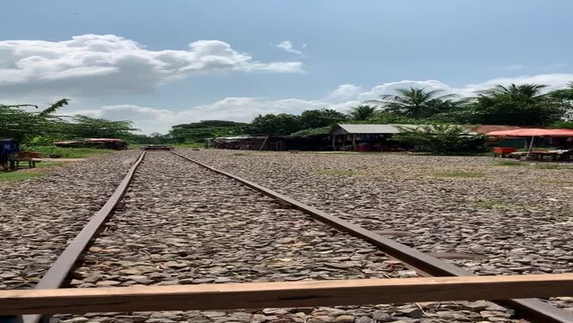 Chemin de fer, train de bambou &agrave; Battambang - Cambodge