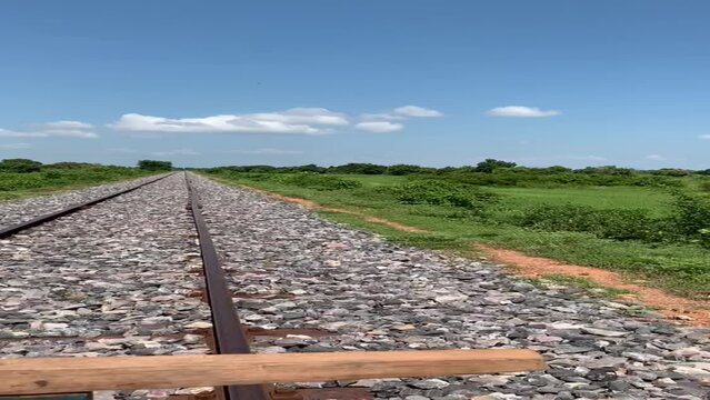 Chemin de fer d'un train de bambou &agrave; Battambang - Cambodge