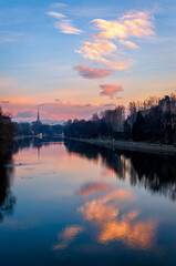 Turin (Torino) beautifu view with Mole Antonelliana and river Po (1) - 525628811