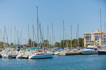 Fototapeta na wymiar Port de Saint-Cyprien en été