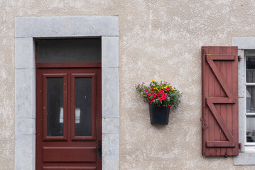 Fototapeta na wymiar Pyrenean house facade detail