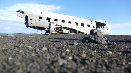 Flugzeugwrack am Strand