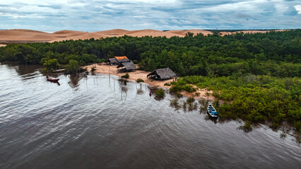 Delta Rio Parnaíba Delta das Américas Paraíso Tropical Paisagem Drone Piauí Maranhão Natureza Dunas Areia Manguezal Mar Barcos Canoa Fluvial Ribeirinho Viagem Aventura Turismo Brasil