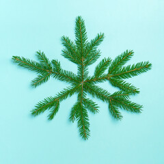 Obraz premium Snowflake from the branches of the Christmas tree. Winter concept.