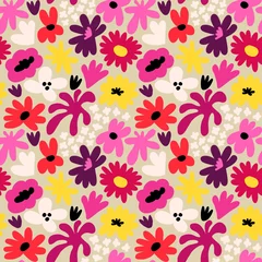 Rolgordijnen Abstract seamless pattern with cute hand drawn meadow flowers. Fashion stylish natural background. © Oleksandra