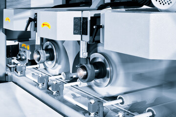 Machine tools format cutting are cut chipboard furniture