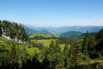 Fototapeta na wymiar The view from Gablonzer huette to Zwiesel valley, Gosaukamm mountain ridge, Germany