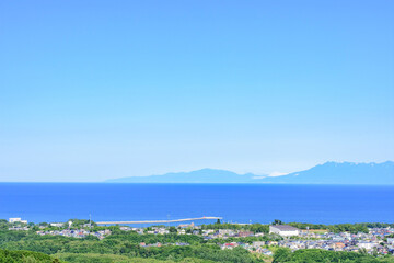 Fototapeta premium 網走から望む知床連山 遠景 