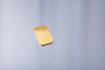 金塊　gold bullion