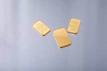 金塊　gold bullion