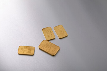 金塊　gold bullion