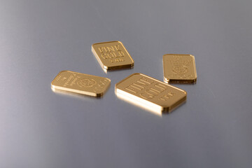 金塊　gold bullion