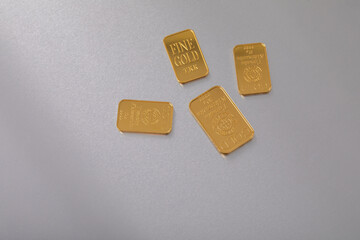 金の延棒　gold bullion