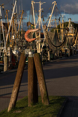 Schiffe am Hafen von Greetsiel