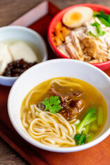 台湾満足セット鶏肉飯（ジーロンファン）