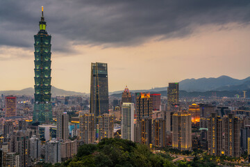 Fototapeta premium Taipei Skyline at Night