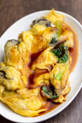 台湾式牡蠣入りオムレツ、蚵仔煎（オアチェン）