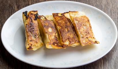 台湾式焼き棒餃子、鍋貼（グオティエ）